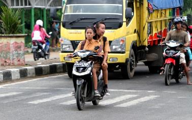Adang Ginanjar: Pelajar Bawa Motor ke Sekolah Akan Ditilang