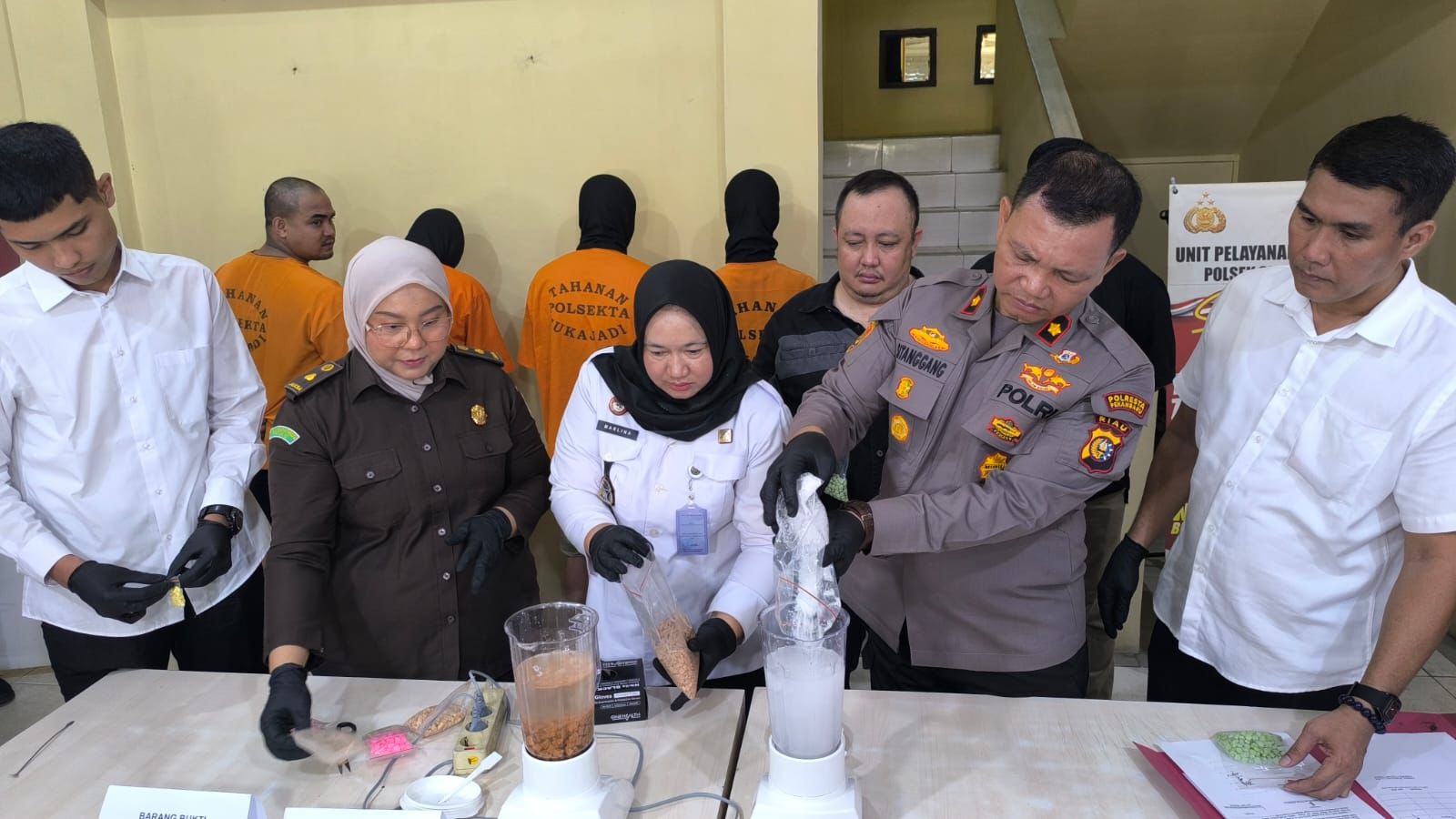 Polsek Sukajadi Musnahkan 2.500 Butir Ekstasi dan 400 Gram Sabu, Empat Tersangka Diamankan