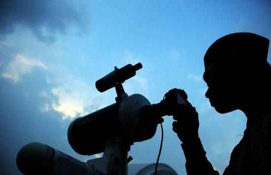 Sambut Bulan Puasa, Awal Ramadhan 2018 Belum Tentu 17 Mei, Lalu Kapan? Ini Penjelasannya