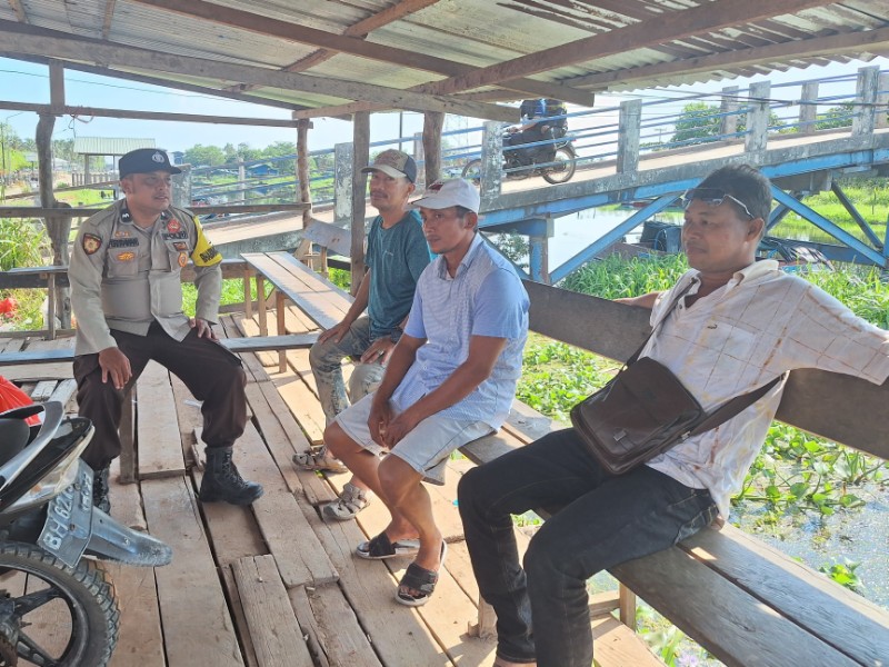 Bhabinkamtibmas Polsek Pulau Burung Lakukan Cooling System untuk Ciptakan Suasana Damai Pasca-Pemilu 2024