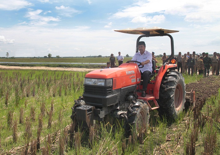 Doa Bersama Turun ke Sawah, Syamsuar: Rasa Syukur Harus Kita Tanamkan