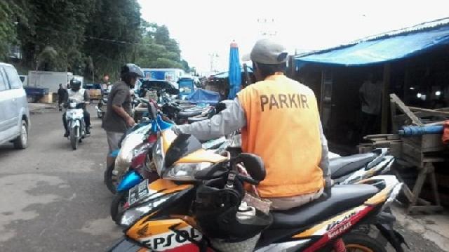 Dishub Ingatkan Masyarakat Minta Kelengkapan Petugas Parkir, Sebelum Membayar