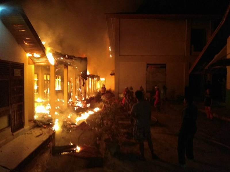 Dinihari tadi SMPN 04 Pekanbaru Terbakar