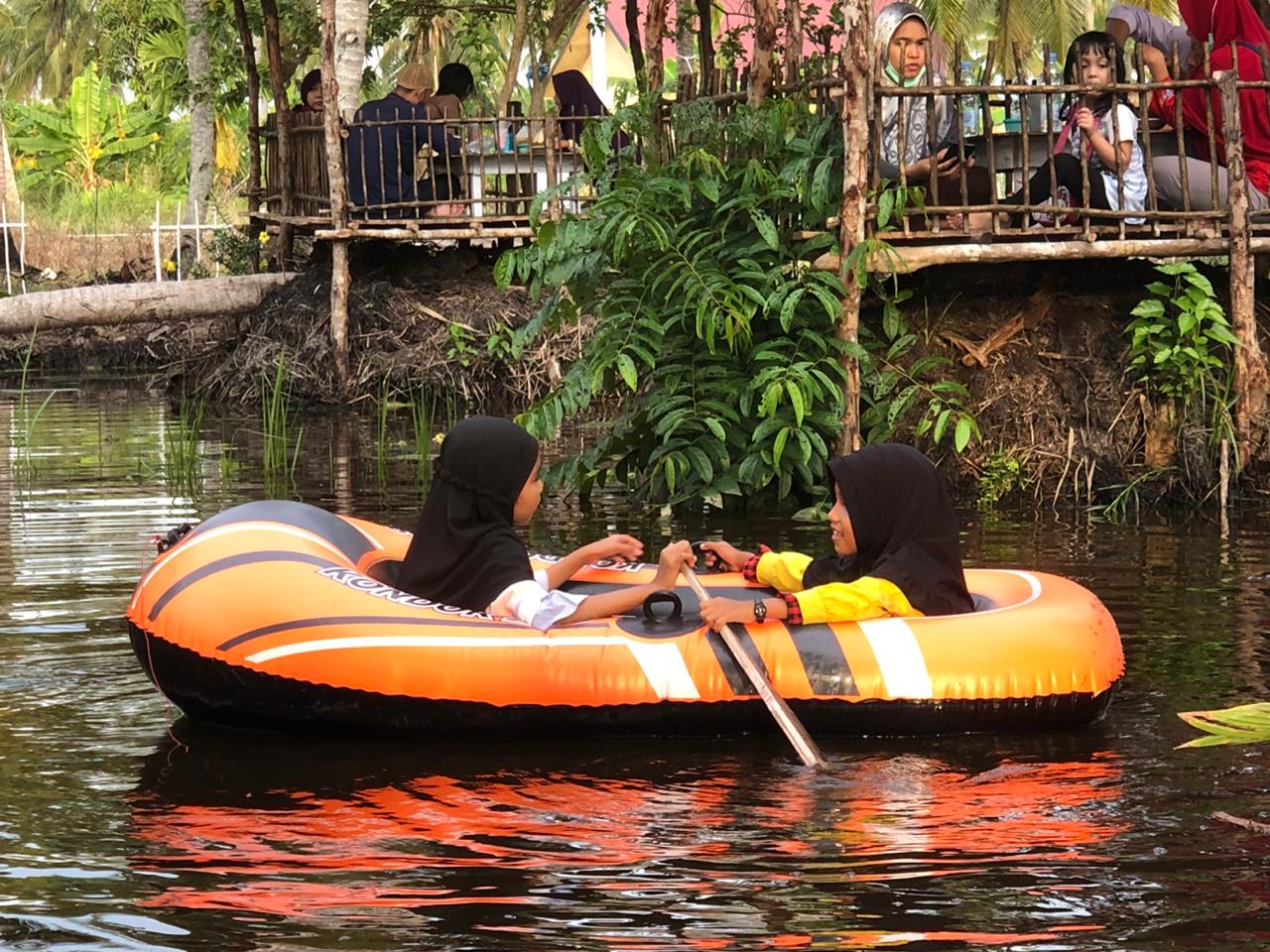 Ingin Suasana Alam Yang Bikin Rileks, Yuk Kunjungi Cafe Pondok Ladang