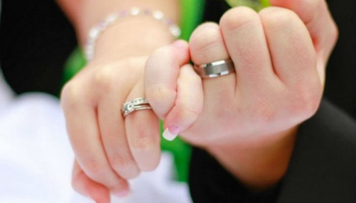 Suami Syok, Dua Minggu Menikah Baru Tahu Istrinya Adalah Pria