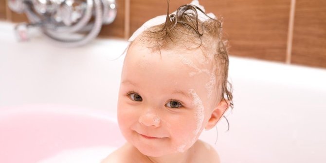 Hal Penting Diketahui Terkait Memandikan Bayi yang Baru Lahir