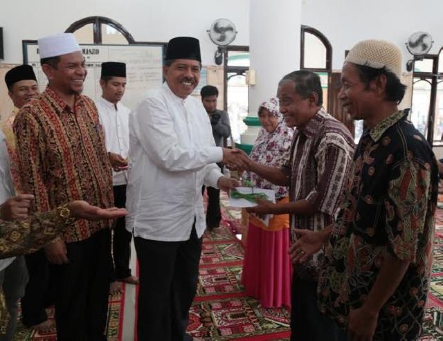 BAZNas Salurkan Zakat di Kerinci Kanan