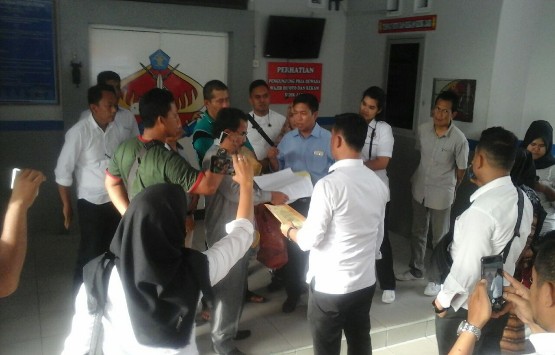 Pagi Dibebaskan Hakim, Petangnya Poniman Malah Kembali Ditangkap Polisi