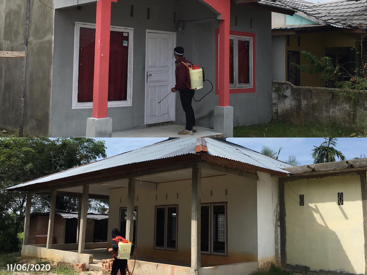 Tim Kukerta UNRI Relawan Covid-19 Lakukan Penyemprotan Disinfektan sebagai Bentuk Pengabdian Kepada Masyarakat 