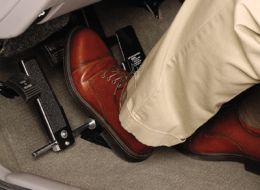 Lakukan 4 Langkah Ini Jika Rem Mobil Tiba-Tiba Blong