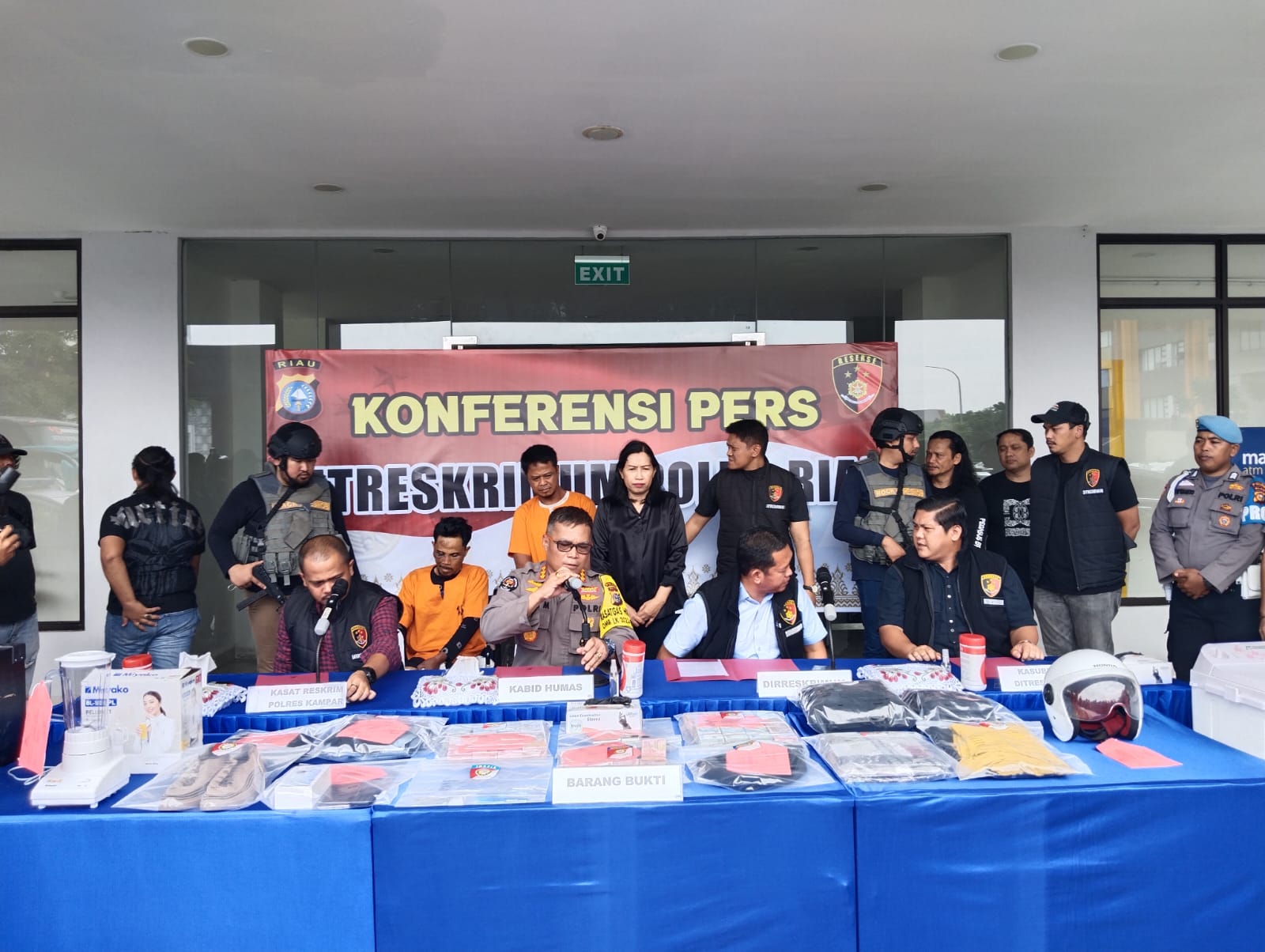 Ditreskrimum Polda Riau Tangkap Dua Perampok Bersenpi di Kampar