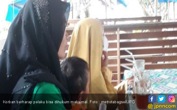 Kejam, Ibu Muda Ini Diperkosa Tetangga di Depan Anaknya