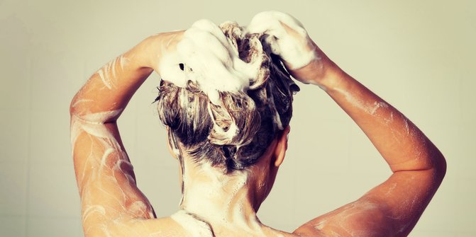 Manfaat yang Bisa Dipetik dari Kebiasaan Keramas Menggunakan Air Dingin