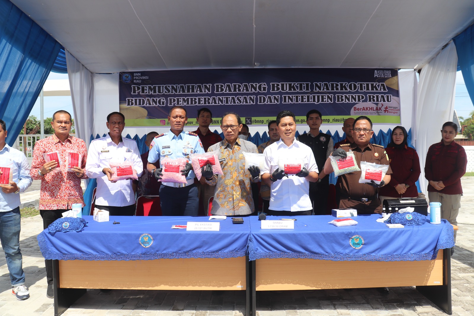 BNNP Riau Musnahkan 3,7 Kg Sabu dan 28 Ribu Butir Ekstasi, Gagal Edar ke Balikpapan