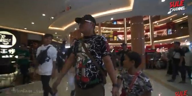 Sule Traktir Belanja Keluarga Besarnya, Total Belanjaan Bikin Melongo