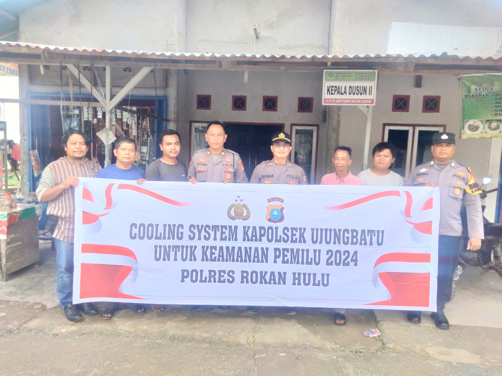 Polsek Ujung Batu Dekati Masyarakat dan Ajak Suksekan Pemilu Damai