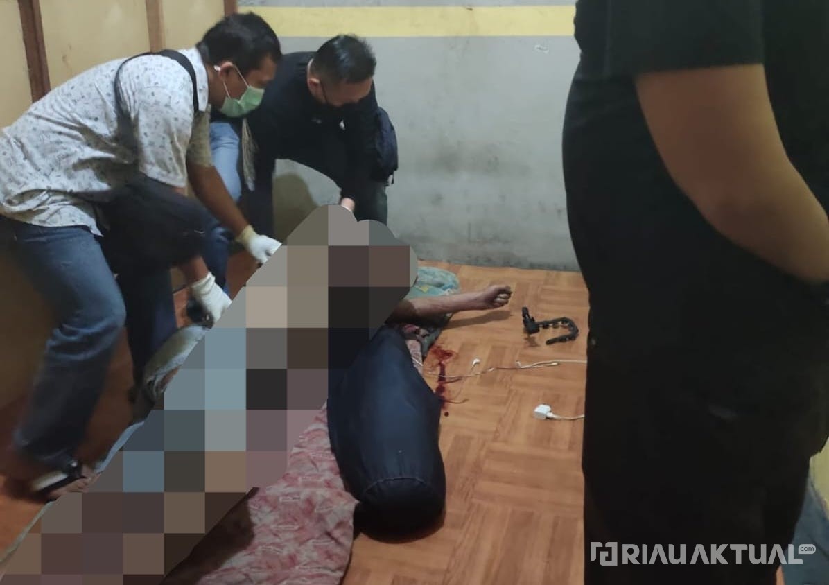 Diduga Karena Sakit, Pemilik Pangkas Rambut Golden Boy Ditemukan Tewas Tengkurap