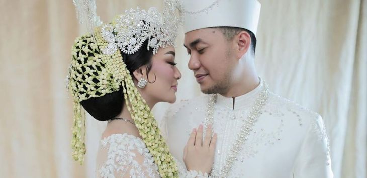 Hamil, Zaskia Gotik Inginnya Selalu Dimanja, Sementara Sang Suami Orangnya Cuek
