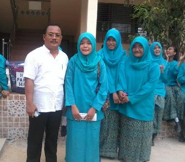 Lulus Dari SMK PGRI Pekanbaru, Cici Masuk Akbid Internasional