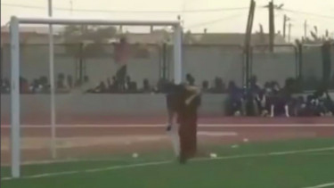 Pertandingan Sepakbola Ini Berubah Jadi Pertarungan Dukun