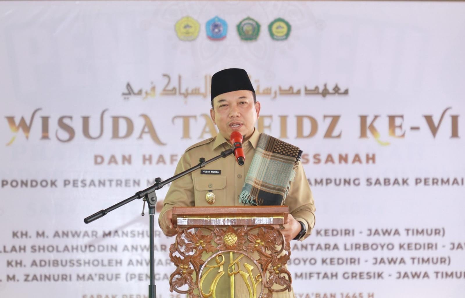 Wabup Husni Janjikan Beri Bonus 8 Santri Hafidz 30 Juz Al Qur'an