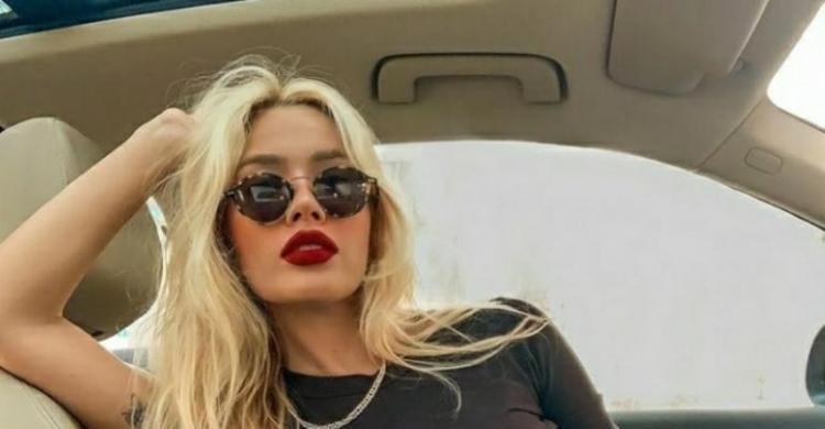 Karoline Lima, Pacaran Sama Rekan Neymar