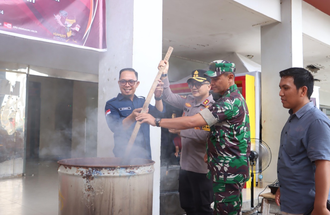 Kapolres Inhil Hadiri Pemusnahan Kelebihan Surat Suara Pilkada