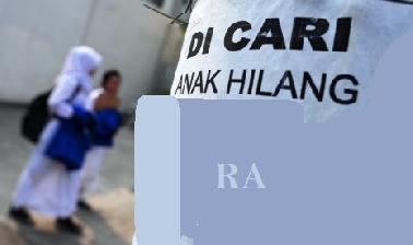 ABG Rela Angkat Baju dengan Pedagang Pemilik Mio Putih