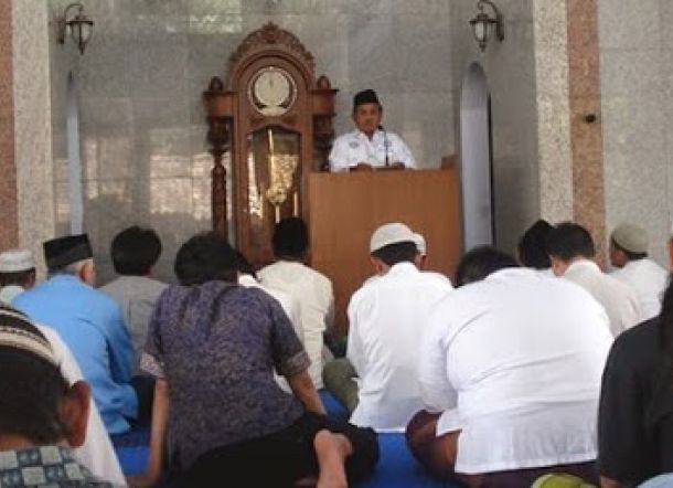 Inalillahi, Khatib Meninggal Usai Salam Kedua