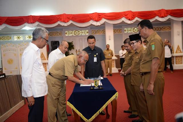 Pemprov Riau dan Kementerian PUPR Teken Kerjasama PDAM Durolis