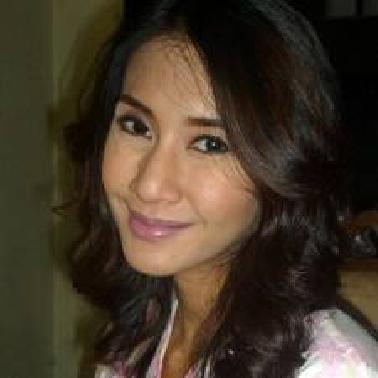 Cut Memey Rahasiakan Pernikahannya dengan Pria Kanada