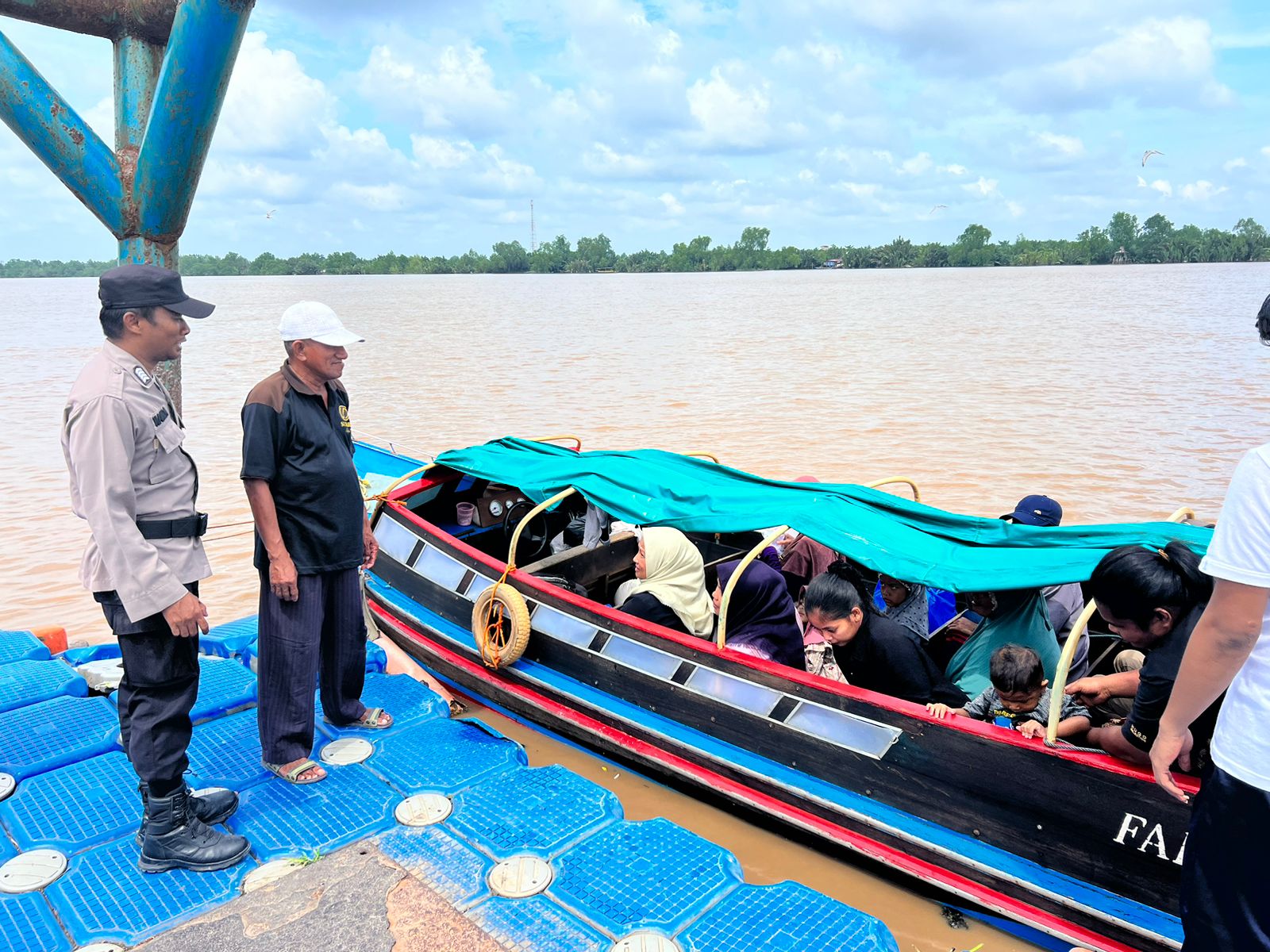 Polsek Reteh Kampanye Pemilu Damai di Pelabuhan Pulau Kijang