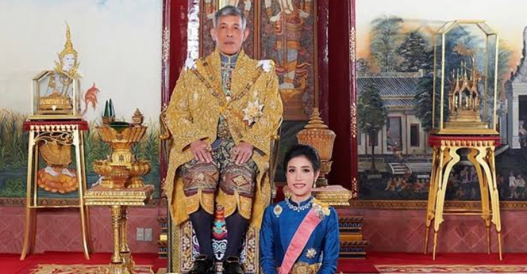 Raja Thailand Masih di Jerman Bersama Pasukan Selirnya