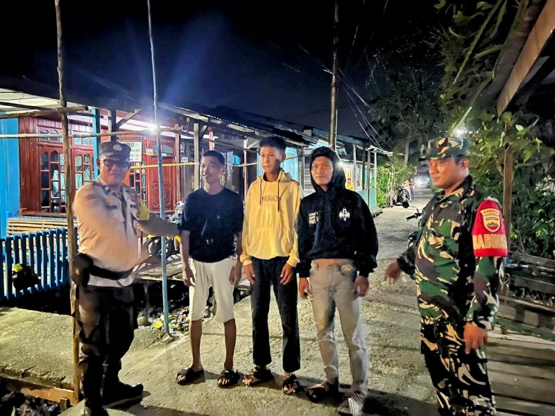 Polsek Tanah Merah Patroli di Jalan Pemda, Pastikan Keamanan Jelang Pilkada 2024