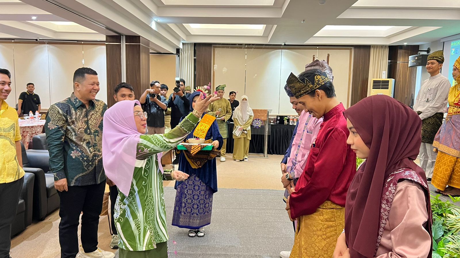 Lantik Pengurus IPRY Komisariat Kampar, Wabup Misharti: Manfaatkanlah Organisasi Sebagai Wadah Pemersatu