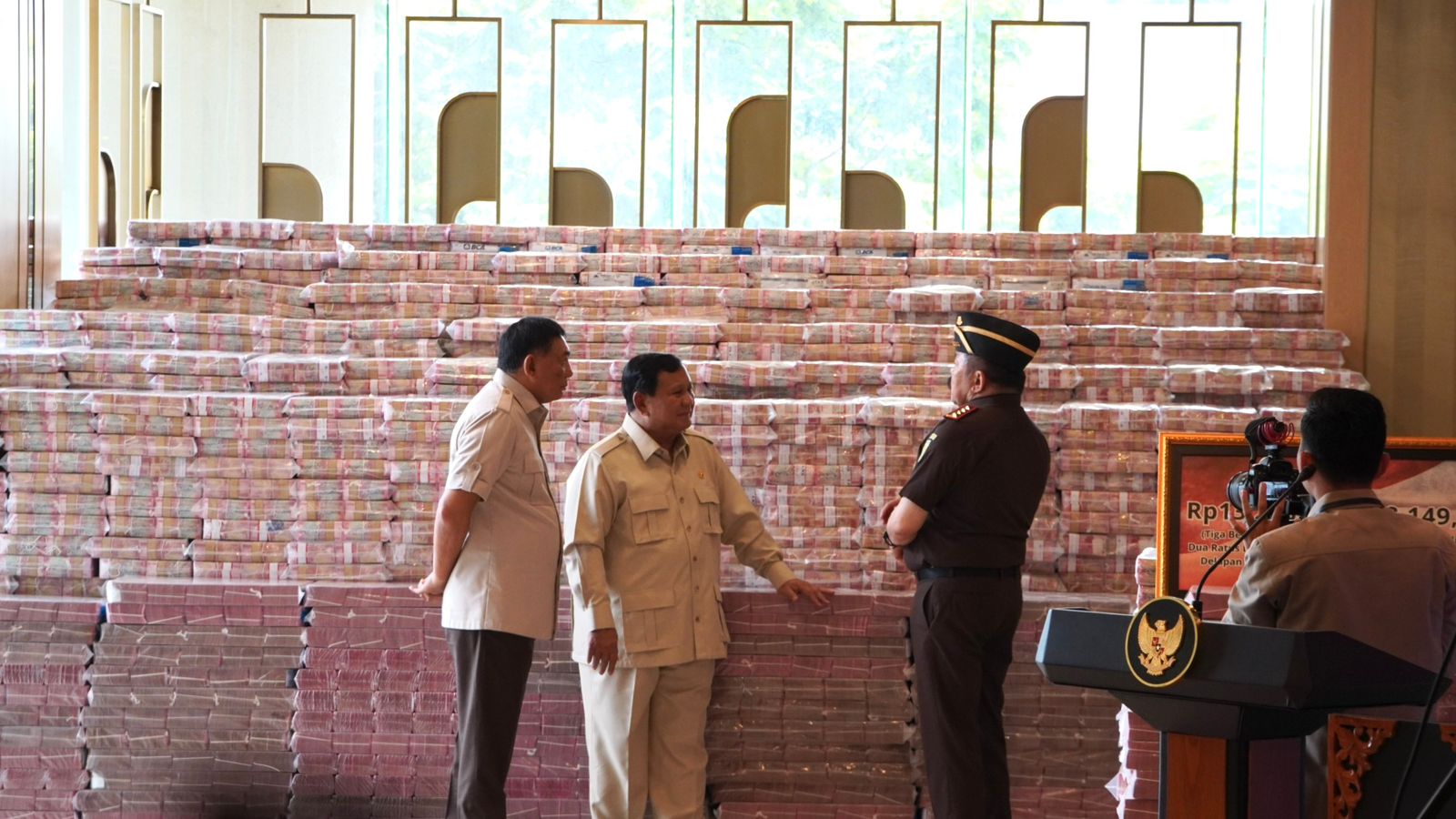 Kejagung Serahkan Uang Sitaan Kasus Korupsi CPO Rp13,25 Triliun ke Negara