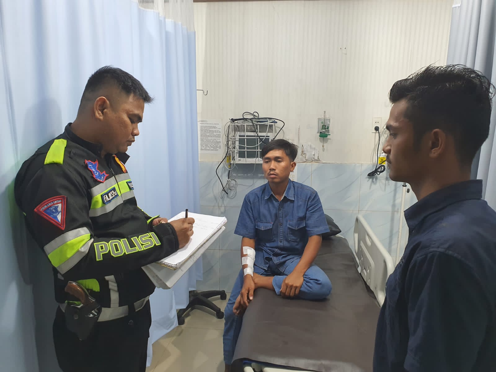 Mobil Avanza Viral Berhenti di Mapolda Riau, Ternyata Senggol Motor Balap Liar di Stadion Utama