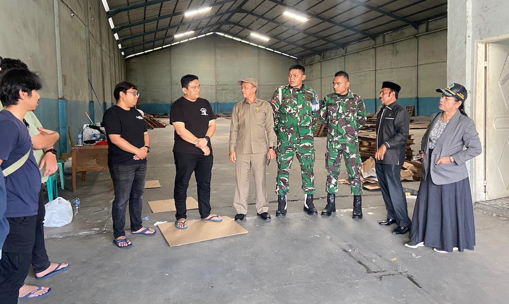 Komisi II DPRD Pekanbaru Tinjau Gudang Penimbunan Rokok Ilegal di Jalan Siak II