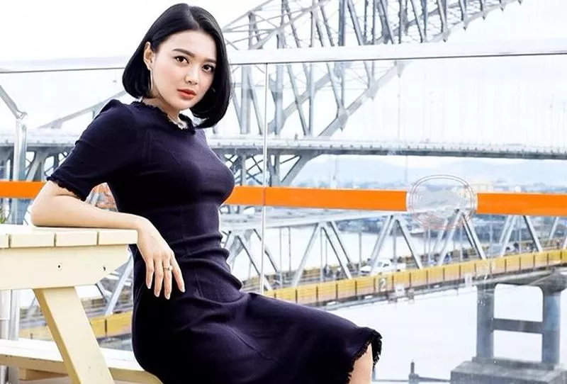 Wika Salim Pakai Tanktop Ketat, Duh Bikin Pusing