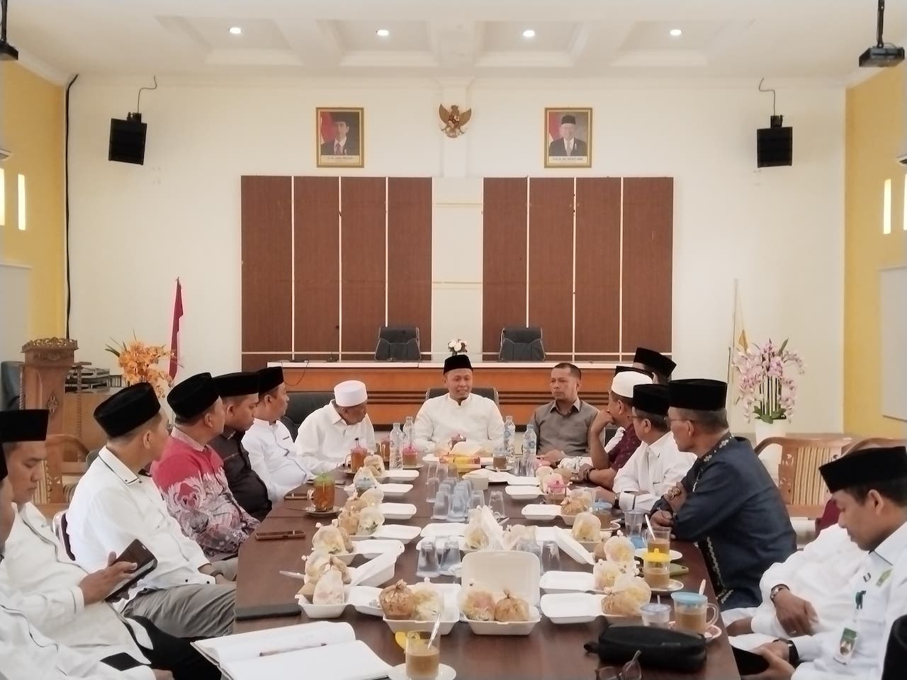 Dekatkan Diri dengan Ulama, Agung Nugroho-Markarius Anwar, Silaturahmi ke MDI Pekanbaru