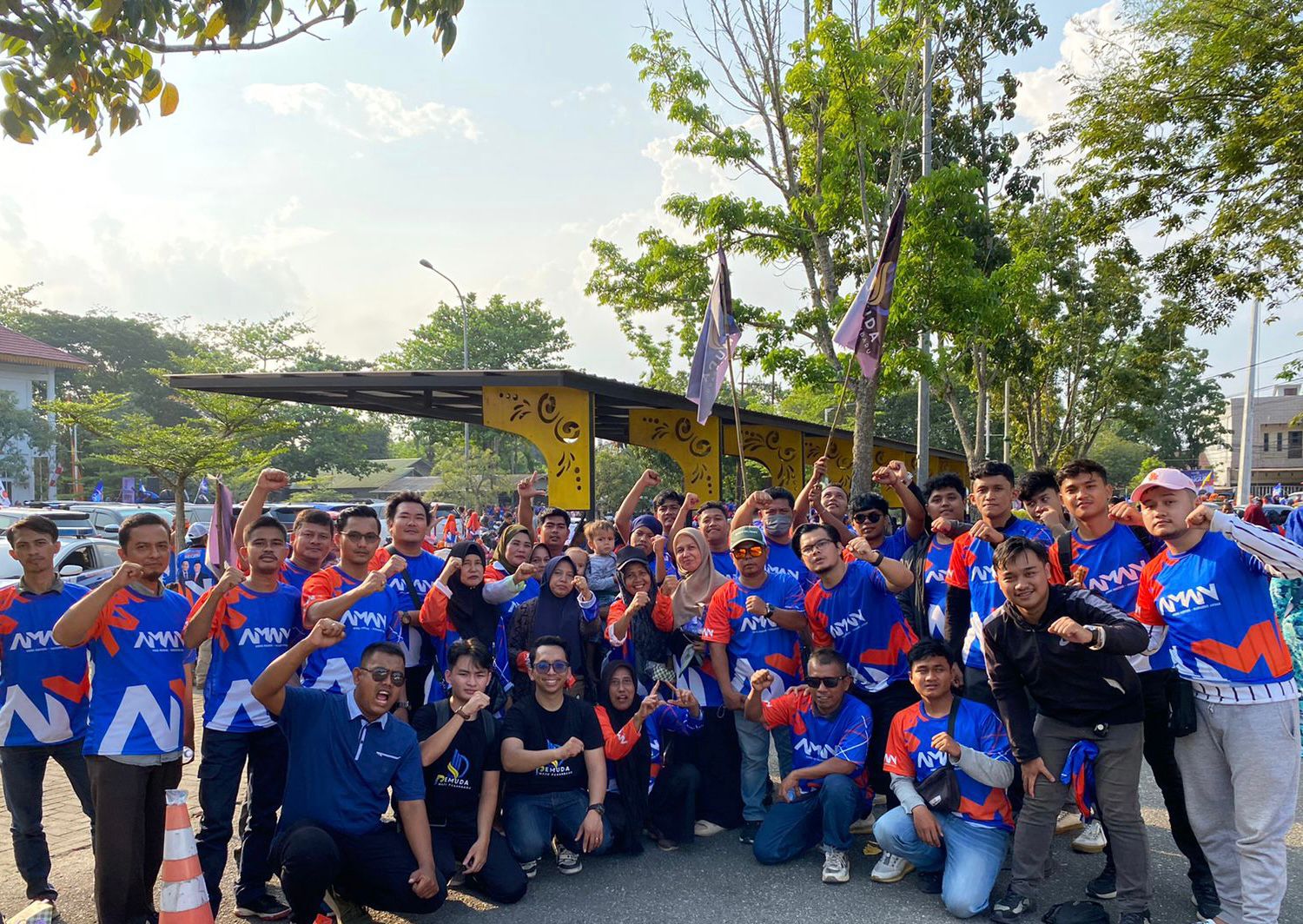 Kader Pemuda Maju Pekanbaru Kawal Pendaftaran Pasangan AMAn ke KPU