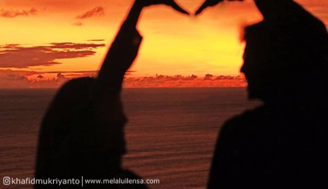 Tips dan Trik Memotret Siluet Saat Traveling