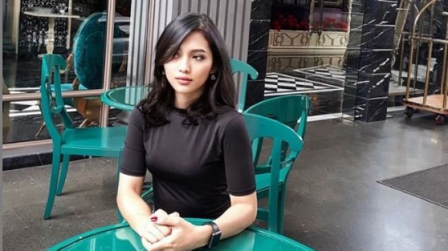 Model Era Setyowati Tuduh Komisaris BUMN Inisial M Telantarkan Anak