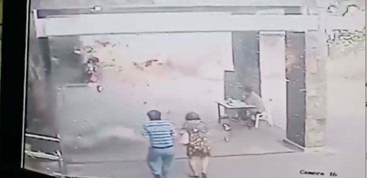 Ngeri ! Ini dia Rekaman CCTV Disaat Pelaku Ledakkan Bom Gereja di Surabaya