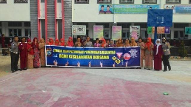 Ditlantas Polda Riau Sosialisasikan Tertib Lalu Lintas di SMPN 29 Pekanbaru