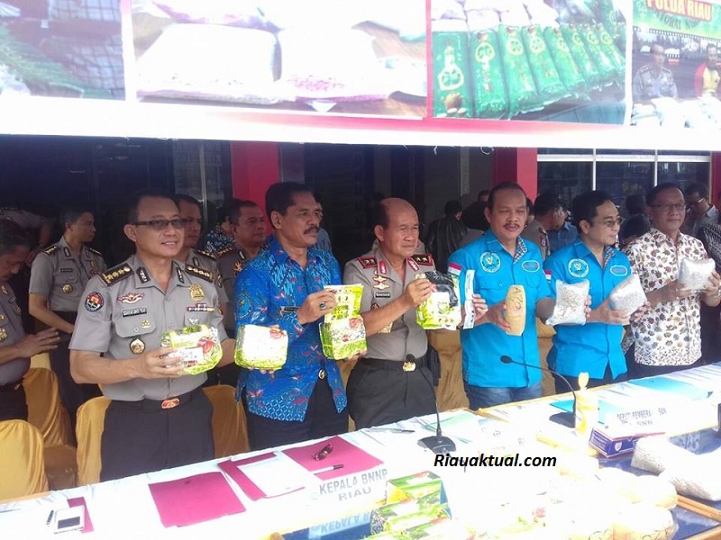 Turun ke Riau, BNN RI Tangkap Sindikat Pengedar Narkoba Internasional, Satu Pelaku Ditembak Mati
