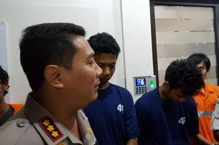 Biadab! Dua Anggota Kamtibmas Disiram Air Keras Saat Sahur On The Road, Pengakuan Pelaku Bikin Kesel