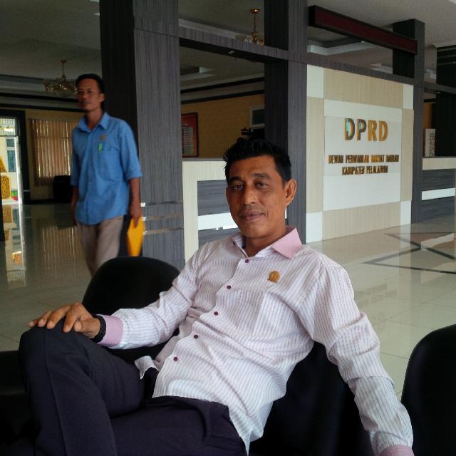 Warga Areal Pasar Teluk Dalam Minta PLN Ganti Jaringan Baru