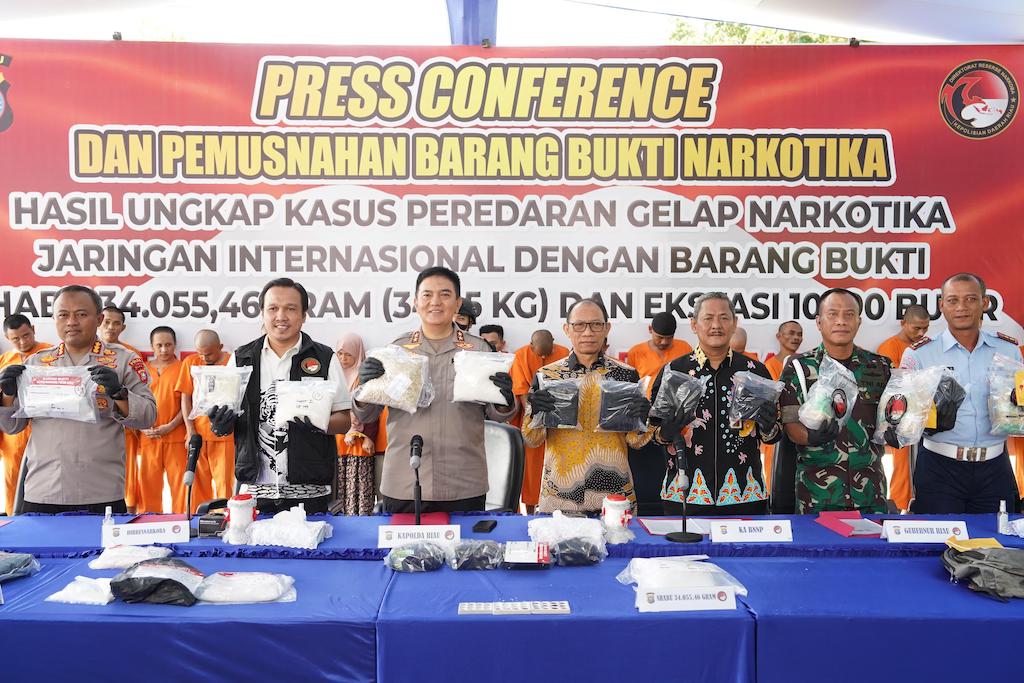 Polda Riau Ungkap Jaringan Narkoba Internasional, 33 Tersangka Ditangkap