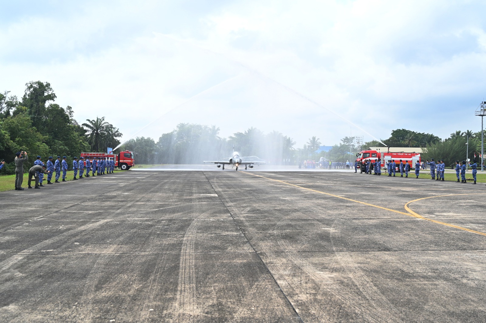 Hawk 109/209 Tinggalkan Lanud Roesmin Nurjadin Pekanbaru